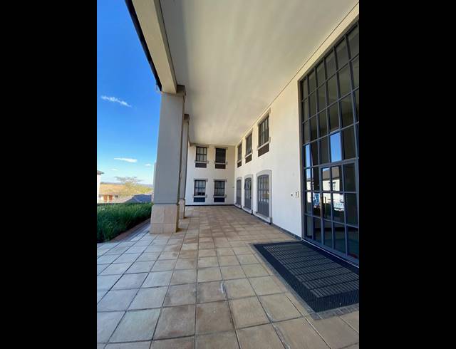 370M² OFFICE TO LET IN BRYANSTON